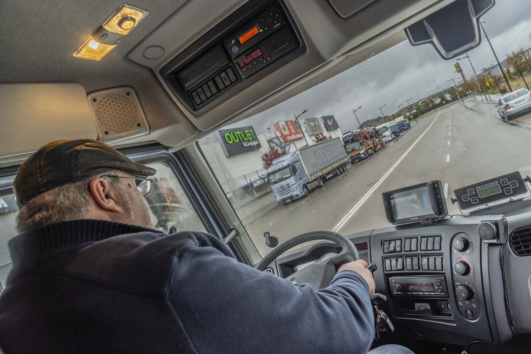 Convertirse en camionero o conductor profesional de vehículos pesados demanda una inversión de tiempo y dinero.