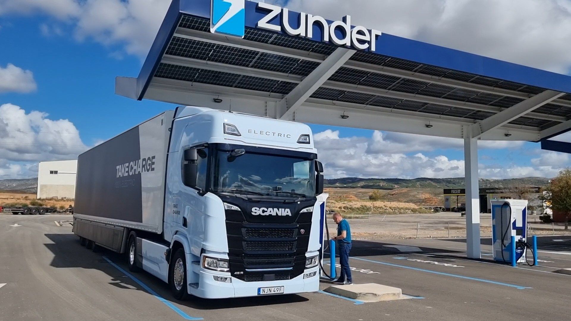 La tractora eléctrica Scania 45R permite abordar el transporte pesado a larga y media distancia en rutas fijas.