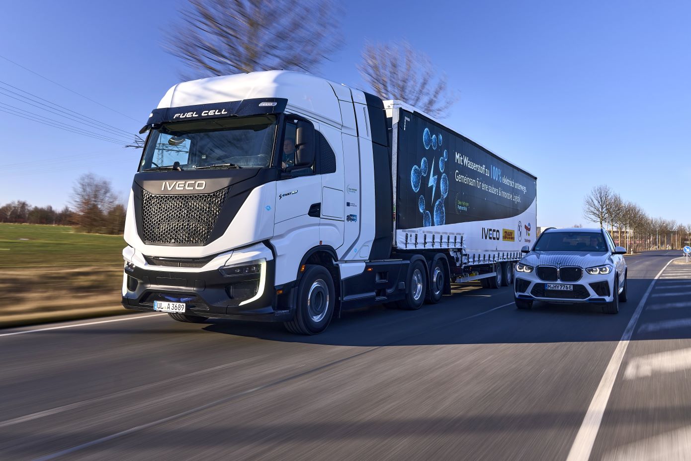 IVECO entrega a BMW los primeros camiones S-eWay de pila de hidrógeno