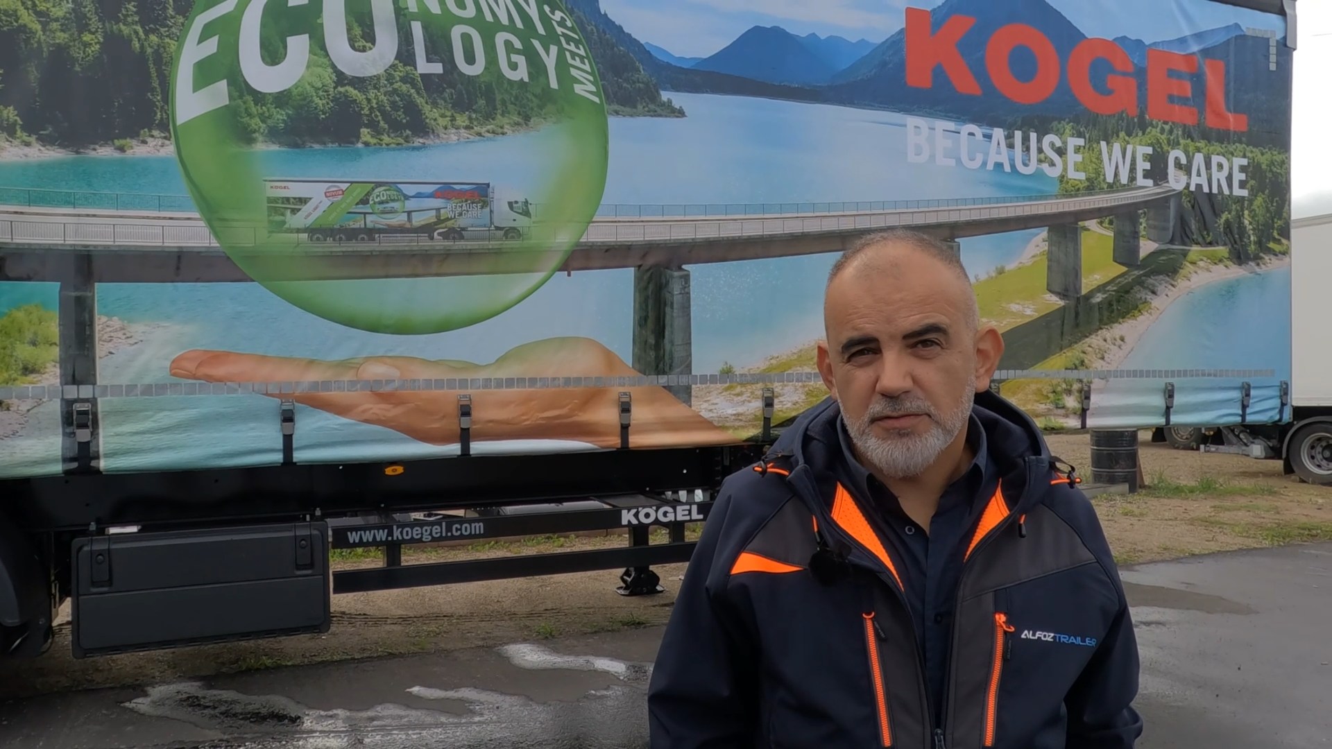 Javier Fernández de AlfozTrailer es la cara de los semirremolques Kögel en A Coruña, Galicia.