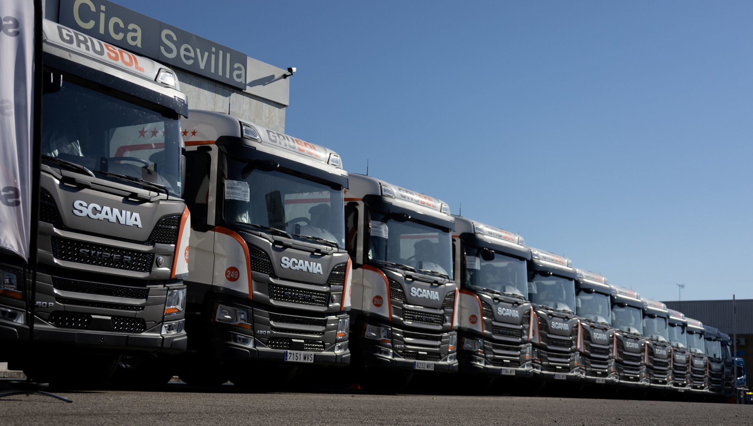 Grusol Logística confía en los Scania de la Serie P para su flota de vehículos pesados.