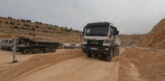 MAN Truck & Bus camiones construcción y offroad Participamos en el MAN LION'S Offroad Experience 2025 que se ha llevado a cabo en una cantera de áridos próxima a Marsella en Francia. Pudimos ver en acciones los camiones offroad de MAN Truck & Bus.