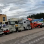 Concentración camiones clásicos en recuerdo a Rogelio Cerezales Más de cuarenta camiones clásicos junto a un centenar de amigos y aficionados se reunieron en El Bierzo leonés para recordar a Rogelio Cerezales.
