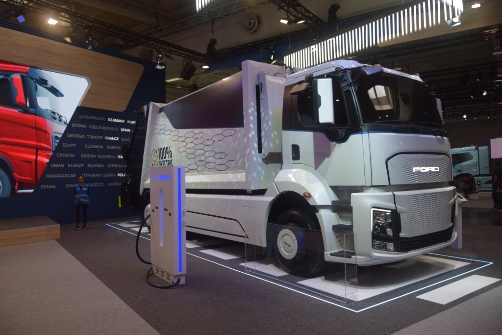 Ford Trucks iniciará la comercialización de su Camión eléctrico rígido en versiones 4X2 y 6X2 durante la última parte de 2025. Ford Trucks iniciará la comercialización de su Camión eléctrico rígido en versiones 4X2 y 6X2 durante la última parte de 2025.