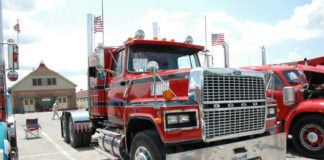 Los míticos Louisville y AeroMax de las series L y LTL 9000 de Ford Trucks La tractora Ford LTL 9000 fue la opción más rutera dentro de la gama pesada fabricada por Ford Trucks en su factoría de Louisville.