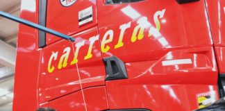 Carreras calza neumáticos Michelin Michelin forma parte de la equipación del Grupo Carreras.