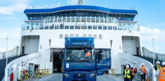 Primer Renault Trucks E-Tech T en cruzar el Canal de la Mancha Las carreteras españolas en 2025 se encuentran en la peor situación por su grave deterioro desde 1985.