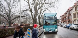 VOLVO TRUCKS con Zonas de Seguridad Volvo Trucks y las ZONAS DE SEGURIDAD.