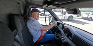 RENAULT TRUCKS MASTER ETECH Red Edition ¿Tú próxima furgoneta será ELÉCTRICA? ¿Tu próxima furgoneta será eléctrica? Quizás Renault Trucks te da la respuesta positiva mediante el furgón a baterías Master E-Tech Red Edition.