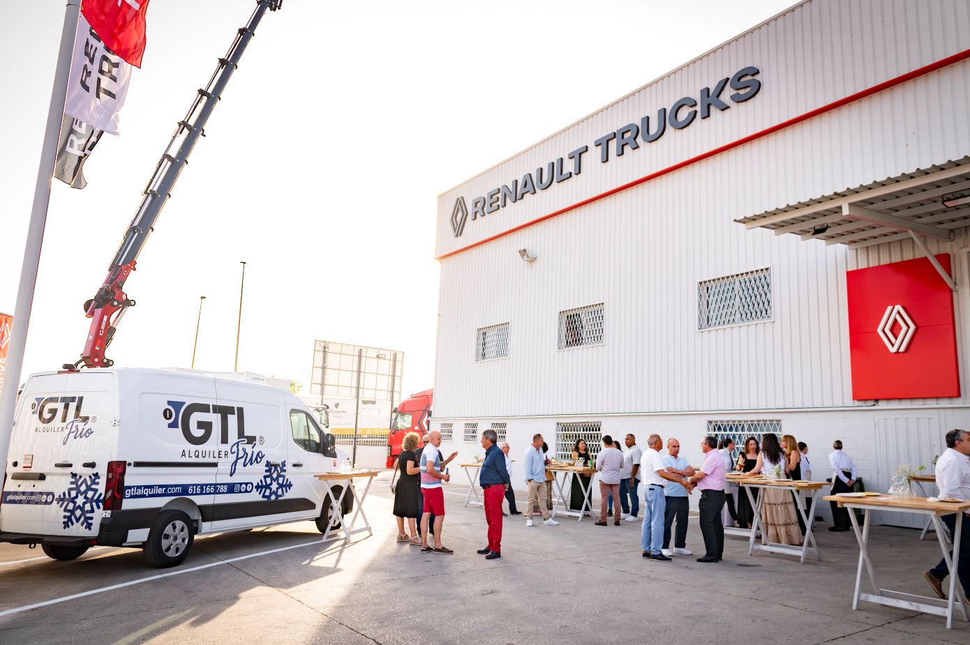 Renault Trucks inaugura nuevas instalaciones en Málaga