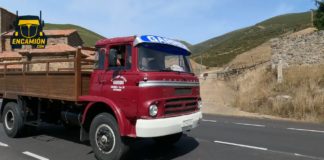 CAMIONES CLÁSICOS en la RAMPA DE SASO DESAFIAR EL 17 por ciento de PAJARES Camiones Clásicos como este Barreriros Super Azor desafiaron el Puerto de Pajares en el homenaje a Saso.