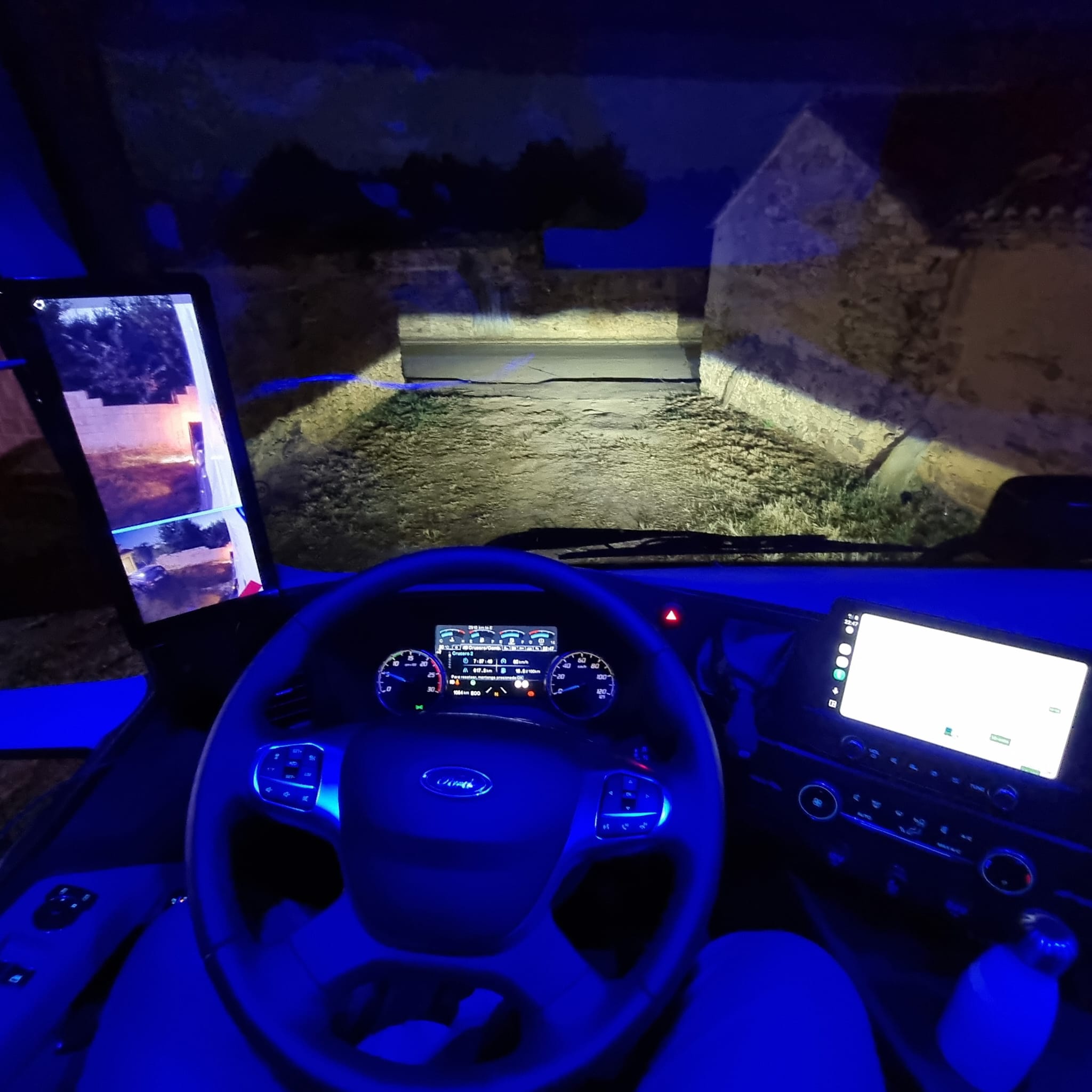 Nos parece una imagen muy clara de la visión nocturna a través de la mirror cam en el nuevo Ford F-MAX GEN2 Ecotorq durante la noche. Nos parece una imagen muy clara de la visión nocturna a través de la mirror cam en el nuevo Ford F-MAX GEN2 Ecotorq durante la noche.