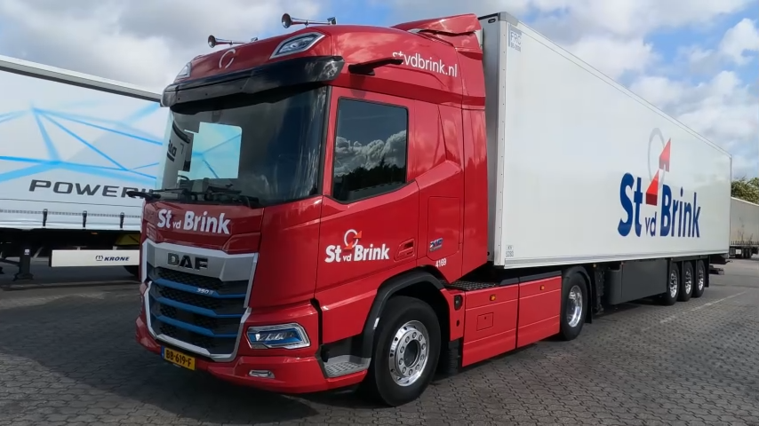 La experiencia de este transportista holandés operando el DAF XD Electric para supermercados con 44 T nos aportó un interesante punto de vista.