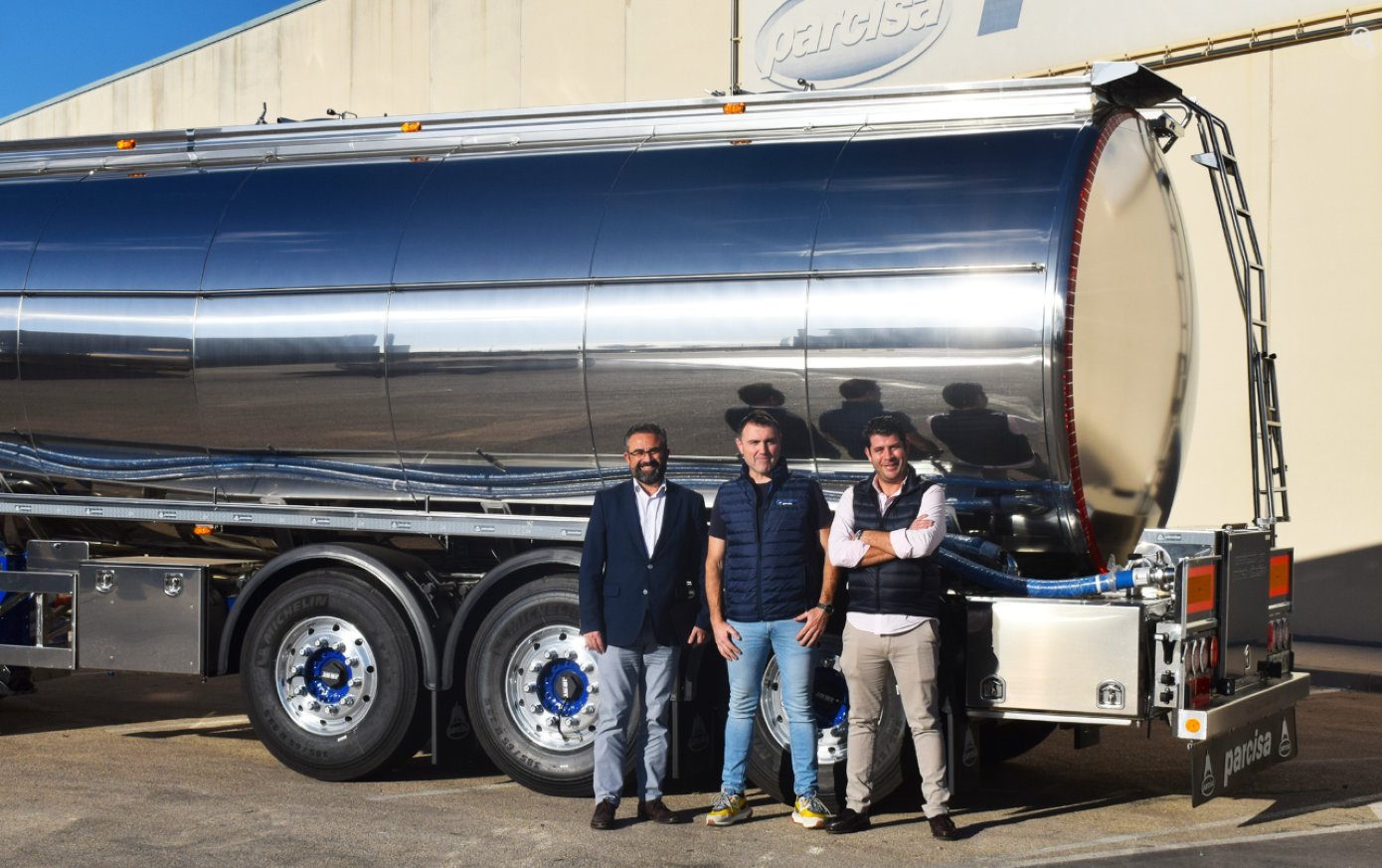 Parcisa entrega una cisterna autoportante a HERCARGA