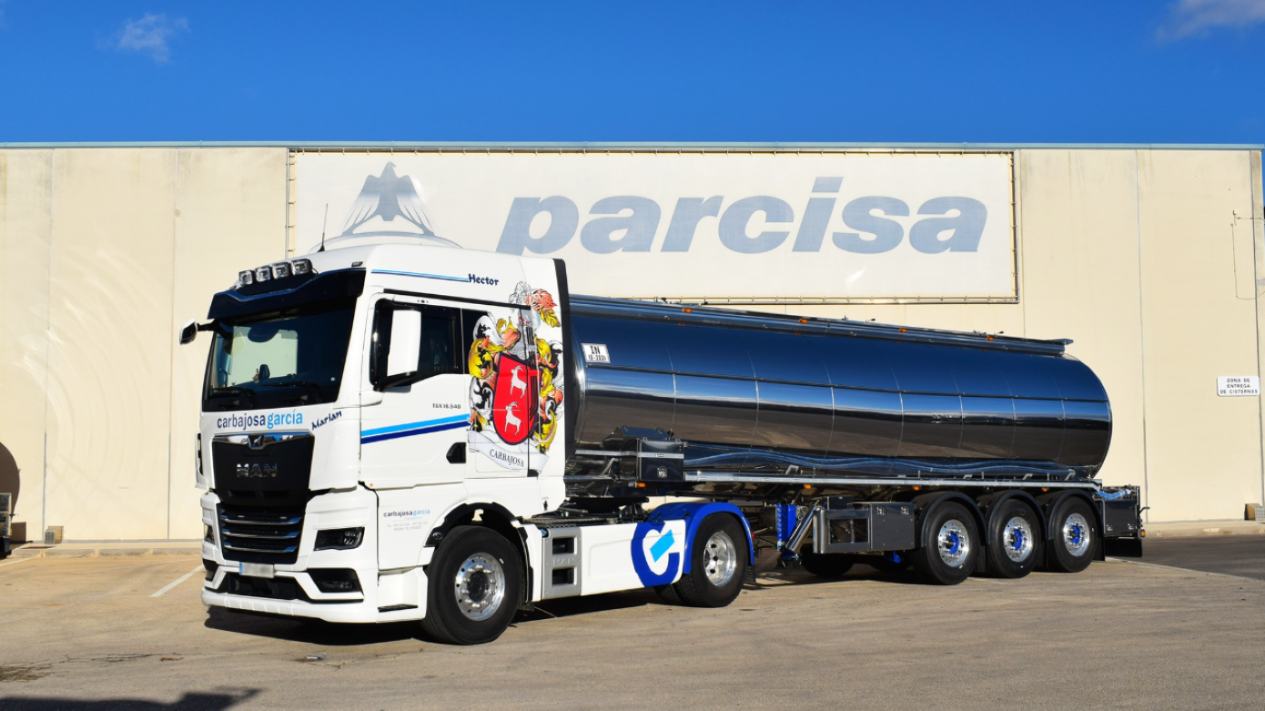 Parcisa entrega una cisterna autoportante a HERCARGA
