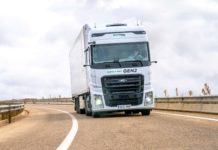 Prueba Ford Trucks F Max GEN 2 Ecotorq 510 EFICIENCIA y MÁXIMAS PRESTACIONES Ford Trucks F MAX GEN2 510 Ecotorq ofrece eficiencia y máximas prestaciones.