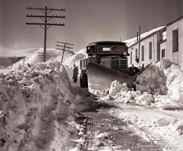 El invierno a menudo trae estampas bucólicas a modo de grandes nevadas que siempre dificultan el trabajo para los transportistas. El invierno a menudo trae estampas bucólicas a modo de grandes nevadas que siempre dificultan el trabajo para los transportistas.