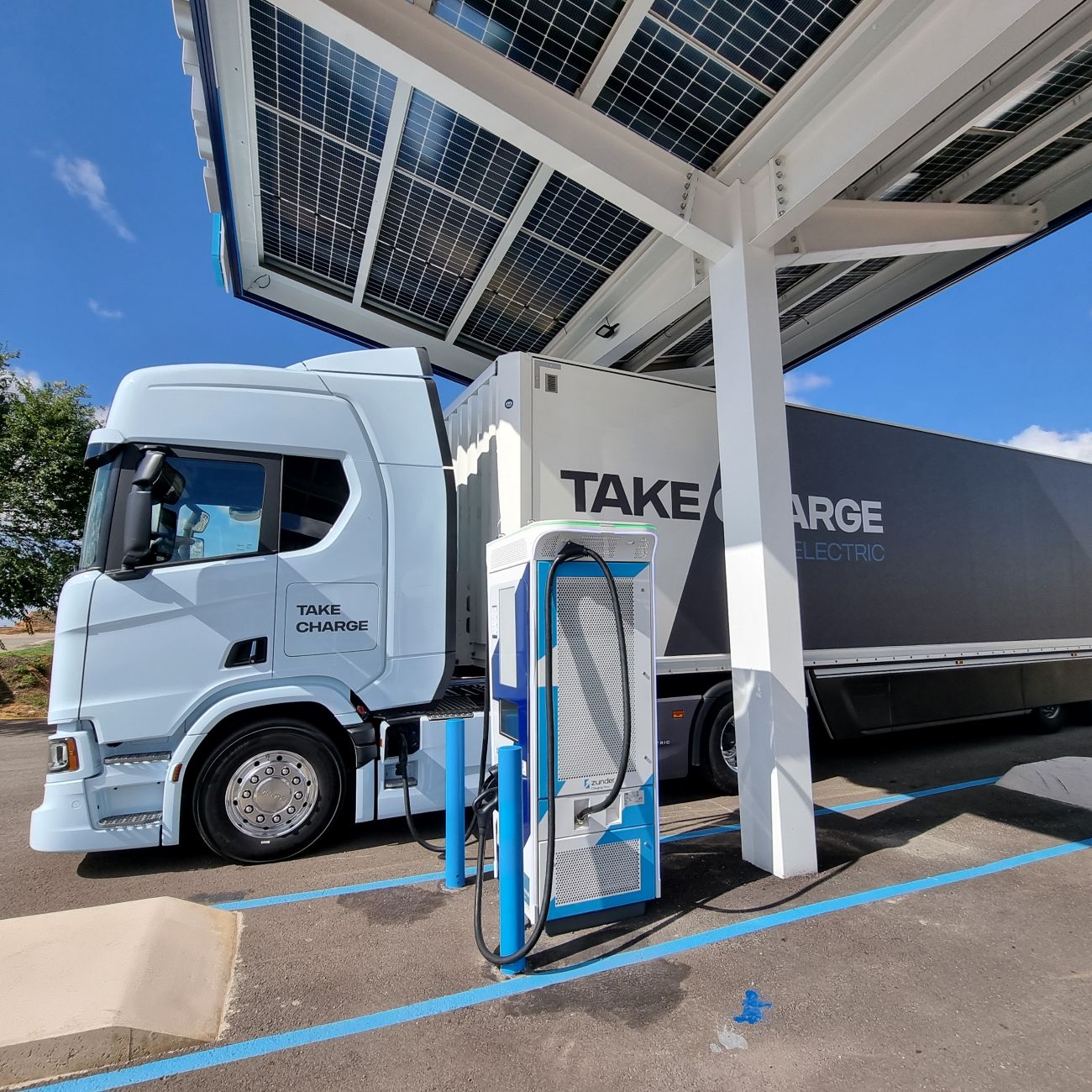 Scania cuenta ya con una completa gama de camiones eléctricos de todos los tonelajes, aunque el transportista español sigue confiando mayoritariamente en camiones equipados con motores diésel. 