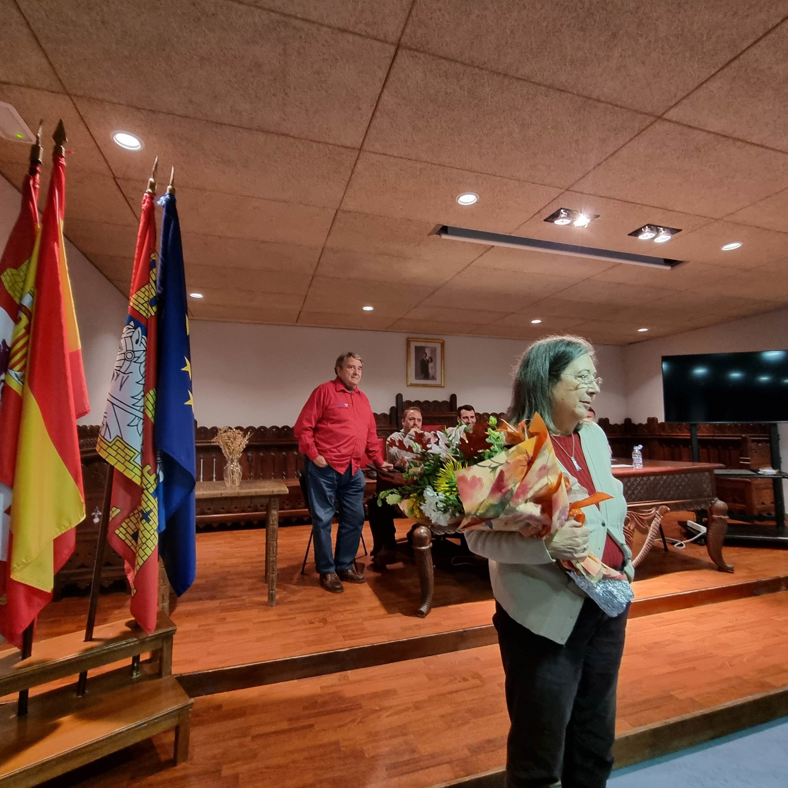 La viuda de Jorge Palacios en un momento del homenaje a Jorge Palacios celebrado en el Ayuntamiento de Medina de Rioseco. La viuda de Jorge Palacios en un momento del homenaje a Jorge Palacios celebrado en el Ayuntamiento de Medina de Rioseco.