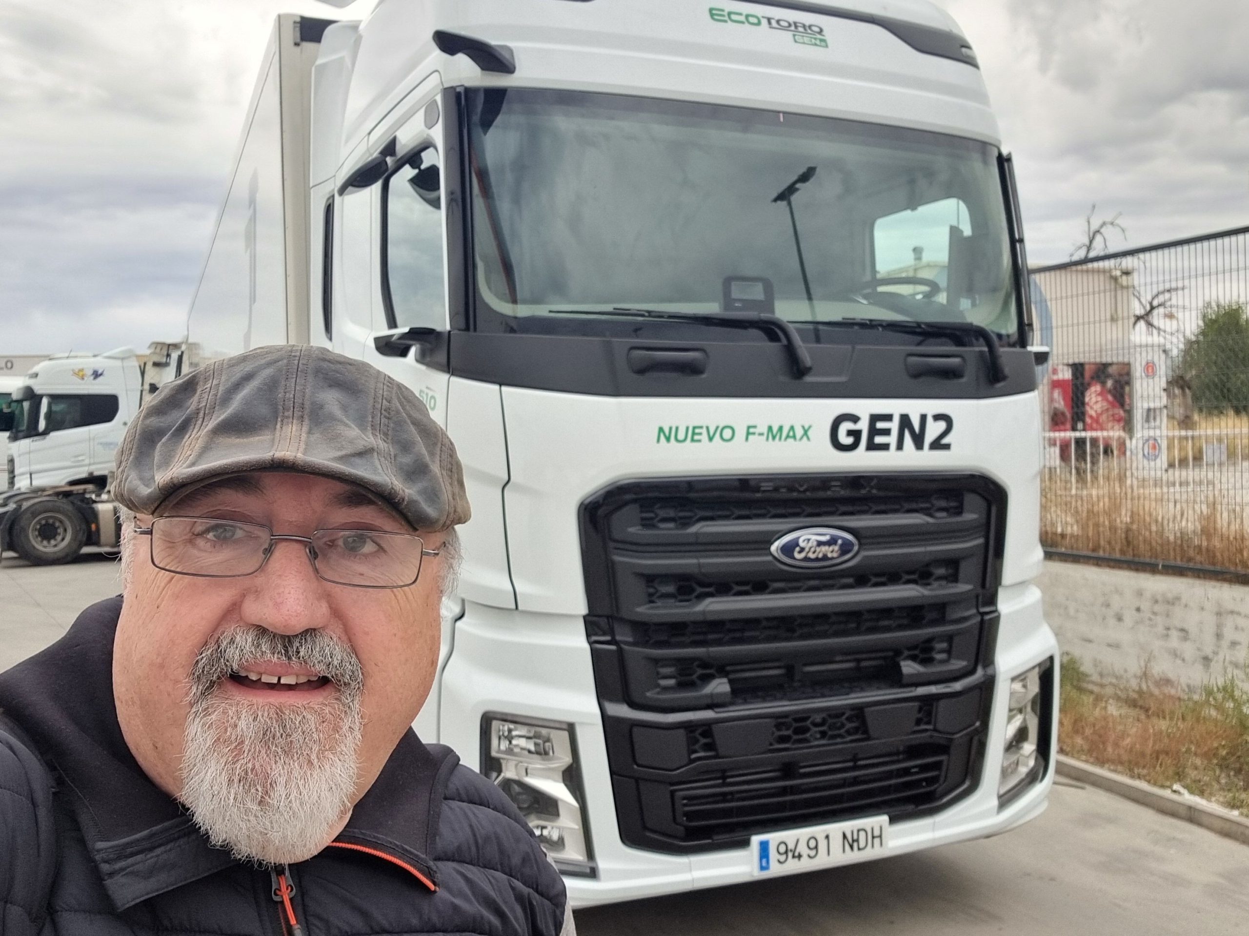 El Ford Trucks F MAX 510 GEN2 Ecotorq nos ofrece buenas prestaciones con un alto grado de eficiencia. Podemos obtener bajos consumos con elevadas velocidades medias circulando con pesos próximos a las 40 T. El Ford Trucks F MAX 510 GEN2 Ecotorq nos ofrece buenas prestaciones con un alto grado de eficiencia. Podemos obtener bajos consumos con elevadas velocidades medias circulando con pesos próximos a las 40 T.