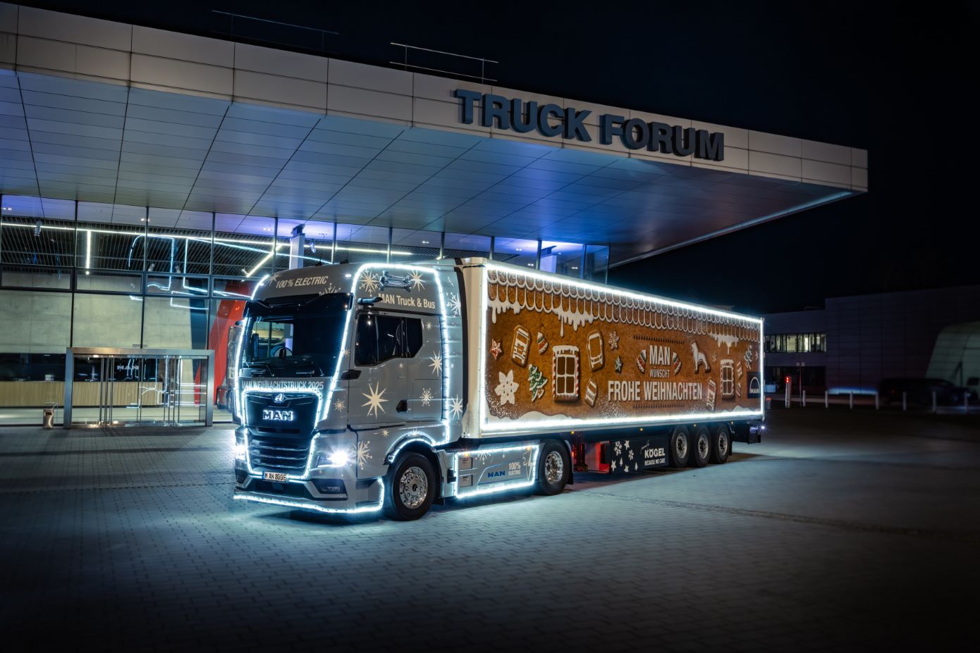 MAN lanza su primer Camión Navideño Eléctrico