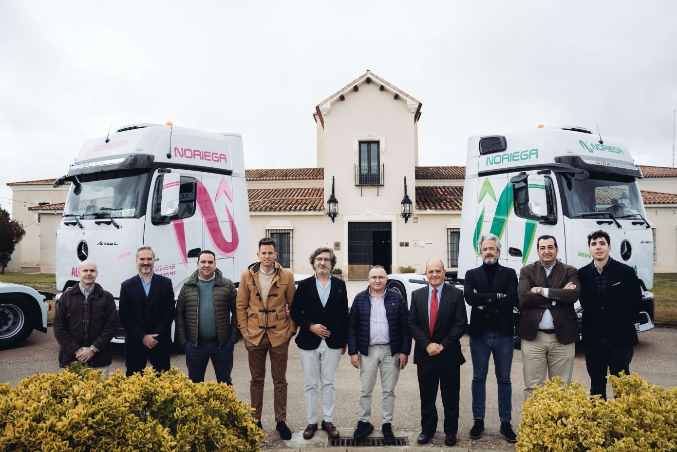 27 tractoras Mercedes‑Benz Actros ProCabin para Transnoriega