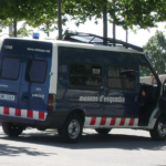 Mossos d’Esquadra se suben a un camión en marcha para salvar a conductor con ictus