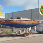 Normativa de transporte, barco pirata en la carretera