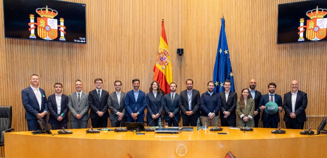 AORU: 36 meses de retraso frenan la recarga ultrarrápida en España