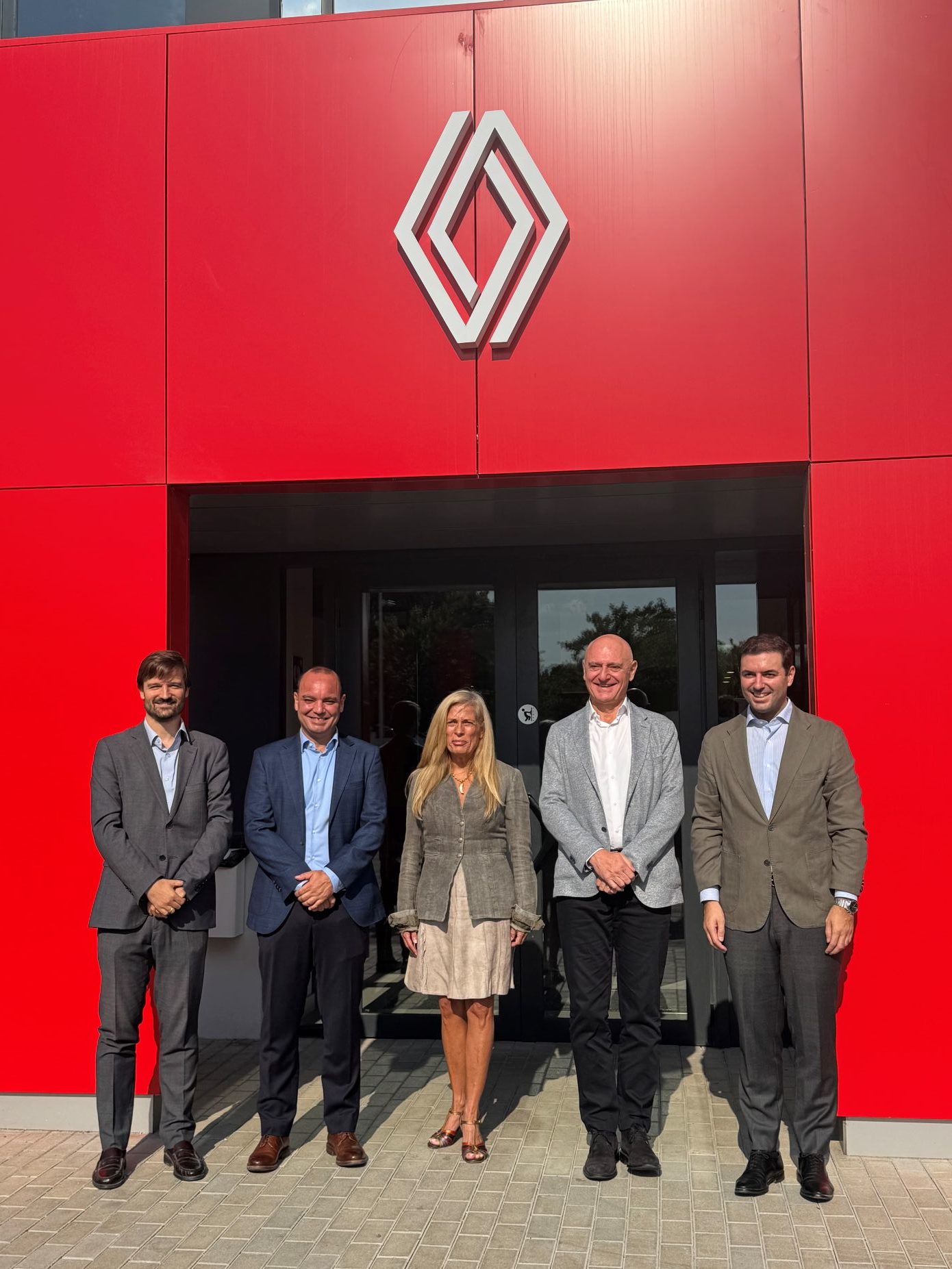 Renault Trucks España recibe a la Comunidad de Madrid en su nueva sede de Getafe