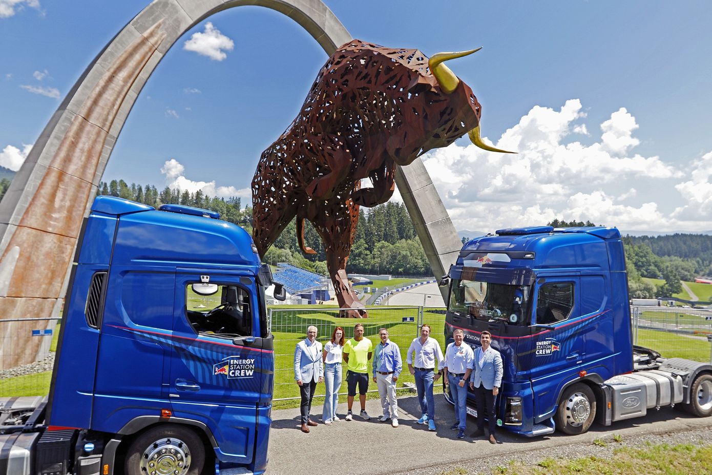 23 Ford Trucks F-Max para Red Bull