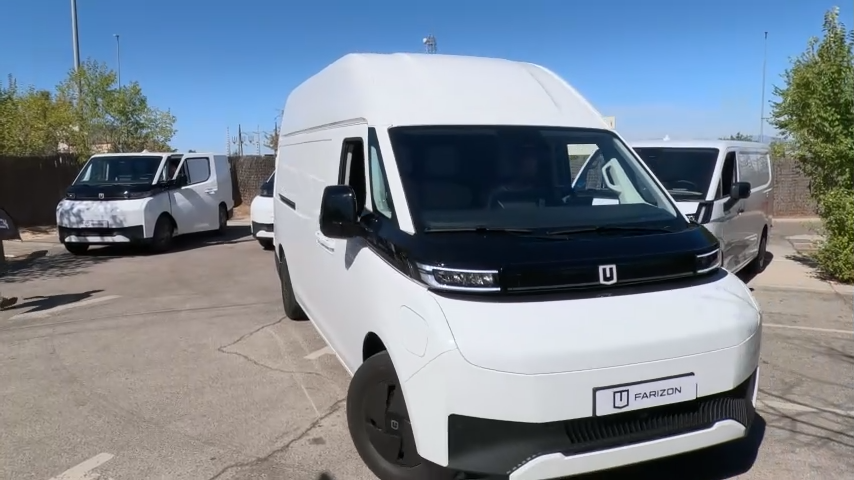 El furgón eléctrico Farizon SV se ofrece en versiones de hasta 13 m3 y autonomía eléctrica cercana a los 500 km.
