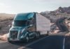 VNL de VOLVO TRUCKS uno de los camiones más cómodos de la RUTA El Volvo VNL norteamericano cuenta con un gran sleeper para el largo recorrido.